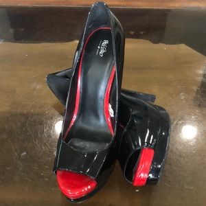 Mossimo red & black stiletto heels size 9 1/2 used